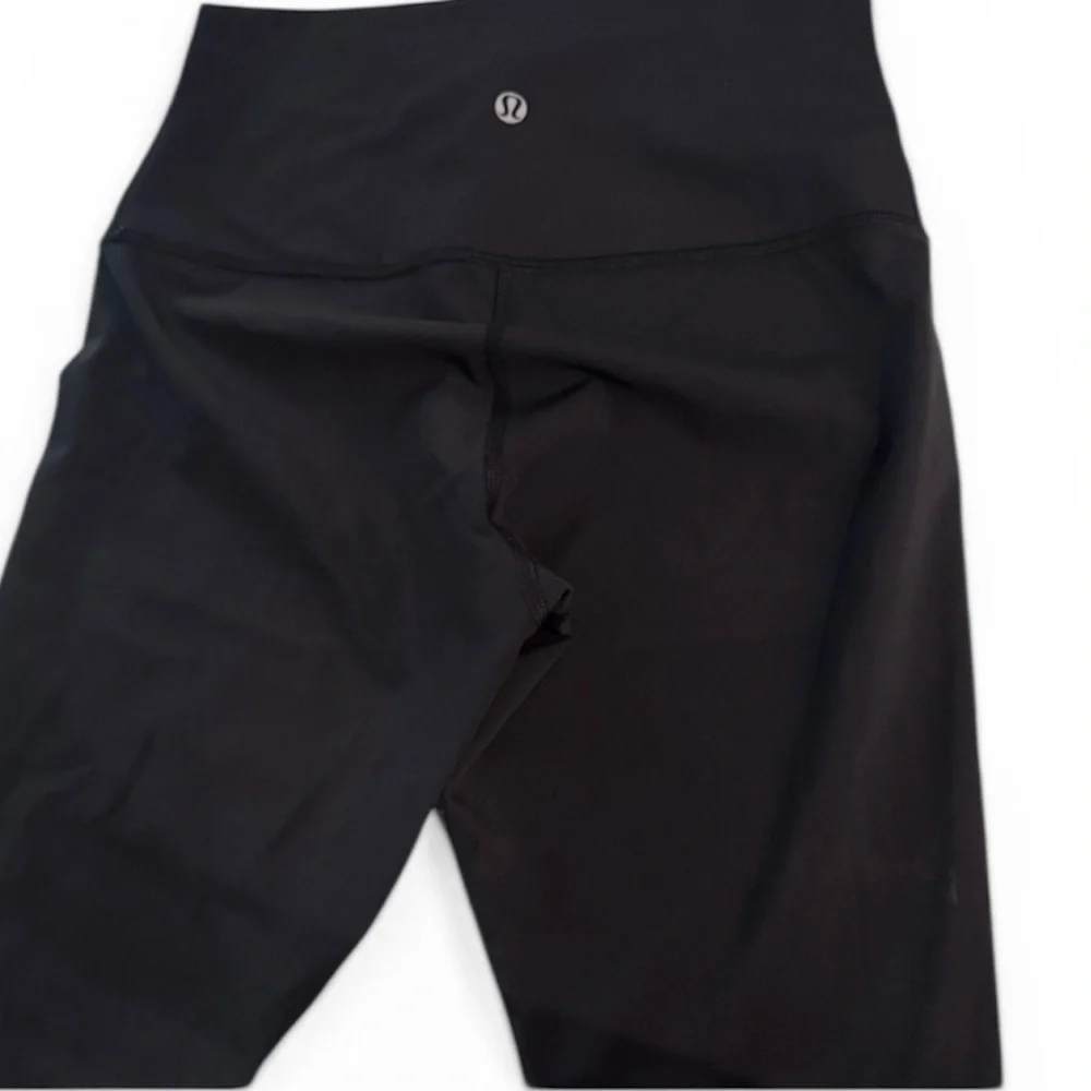 Lululemon Black High Rise Cropped Leggings | Size 4 | Classic Workout Pants - Picture 2 of 4